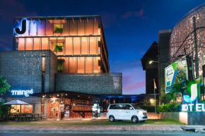 J Hotel Kuta  Kuta